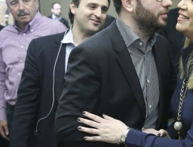 Μπαράζ συνεντεύξεων και ραντεβού ενόψει του β' γύρου εκλογών της Κεντροαριστεράς
